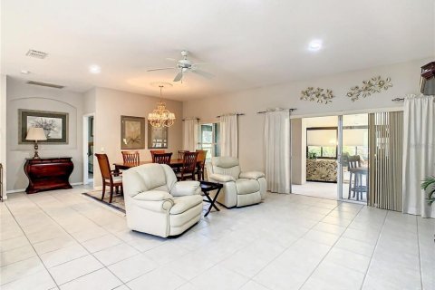 Casa en venta en Kissimmee, Florida, 3 dormitorios, 253.44 m2 № 1769121 - foto 18