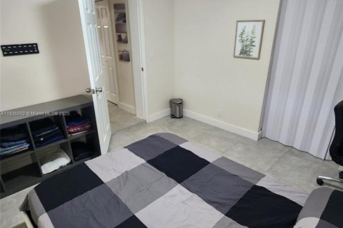 Casa en alquiler en Dania Beach, Florida, 1 dormitorio, 244.98 m2 № 1935052 - foto 8