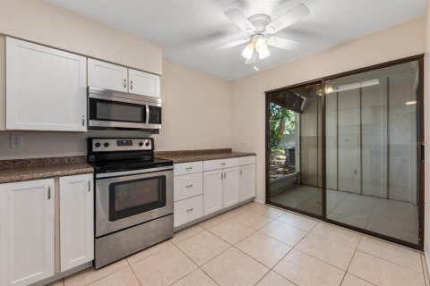 Condominio en alquiler en Sarasota, Florida, 2 dormitorios, 91.23 m2 № 2238551 - foto 6