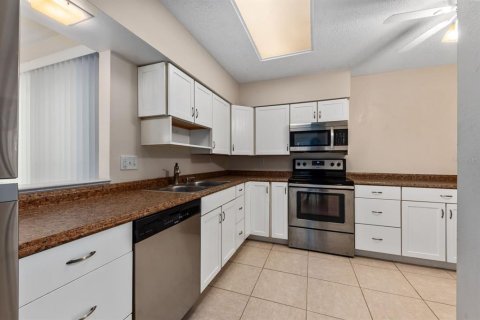 Condominio en alquiler en Sarasota, Florida, 2 dormitorios, 91.23 m2 № 2238551 - foto 5
