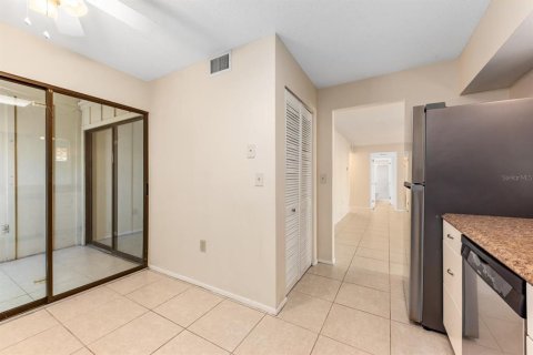 Condominio en alquiler en Sarasota, Florida, 2 dormitorios, 91.23 m2 № 2238551 - foto 9