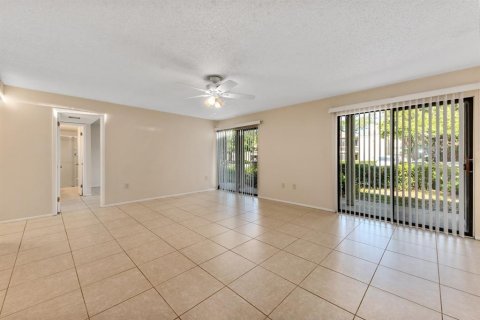 Condominio en alquiler en Sarasota, Florida, 2 dormitorios, 91.23 m2 № 2238551 - foto 2