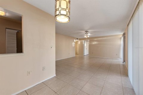 Condominio en alquiler en Sarasota, Florida, 2 dormitorios, 91.23 m2 № 2238551 - foto 4