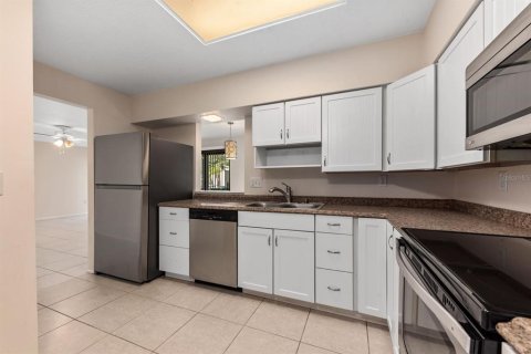 Condominio en alquiler en Sarasota, Florida, 2 dormitorios, 91.23 m2 № 2238551 - foto 8