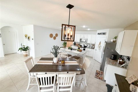 Villa ou maison à vendre à Haines City, Floride: 4 chambres, 173.45 m2 № 1812775 - photo 3