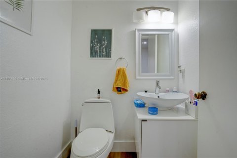 House in Homestead, Florida 4 bedrooms, 163.69 sq.m. № 1861774 - photo 16