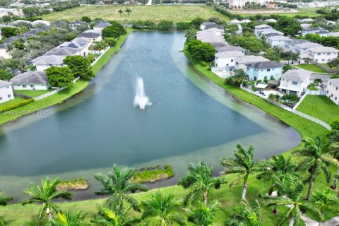 House in Homestead, Florida 4 bedrooms, 163.69 sq.m. № 1861774 - photo 27