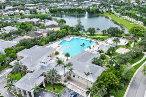 House in Homestead, Florida 4 bedrooms, 163.69 sq.m. № 1861774 - photo 26