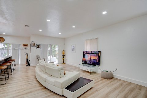 House in Homestead, Florida 4 bedrooms, 163.69 sq.m. № 1861774 - photo 17