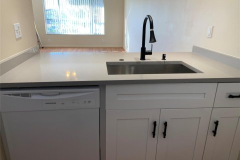 Condominio en Coral Springs, Florida, 2 dormitorios  № 2084638