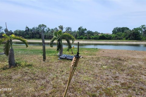 Casa en alquiler en Gibsonton, Florida, 4 dormitorios, 271.65 m2 № 1740546 - foto 5