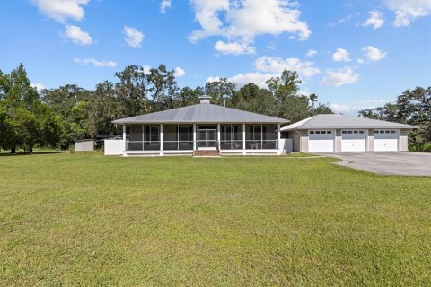 House in Brooksville, Florida 3 bedrooms, 194.26 sq.m. № 2360394
