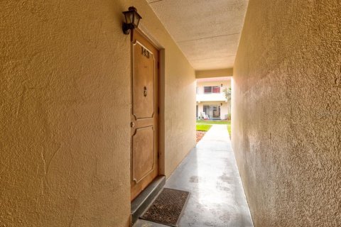 Купить кондоминиум в Дейтона-Бич, Флорида 3 комнаты, 62.24м2, № 964717 - фото 2