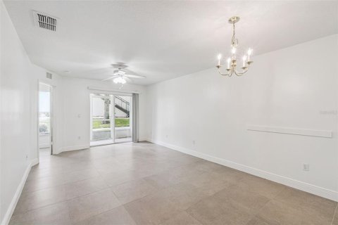 Condominio en alquiler en Kissimmee, Florida, 3 dormitorios, 113.53 m2 № 2100503 - foto 5