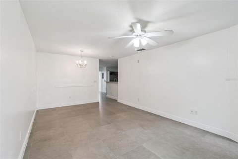 Condominio en alquiler en Kissimmee, Florida, 3 dormitorios, 113.53 m2 № 2100503 - foto 6