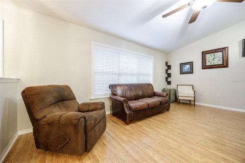 House in Gainesville, Florida 3 bedrooms, 138.61 sq.m. № 1916997 - photo 8