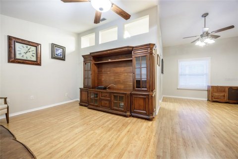 House in Gainesville, Florida 3 bedrooms, 138.61 sq.m. № 1916997 - photo 11