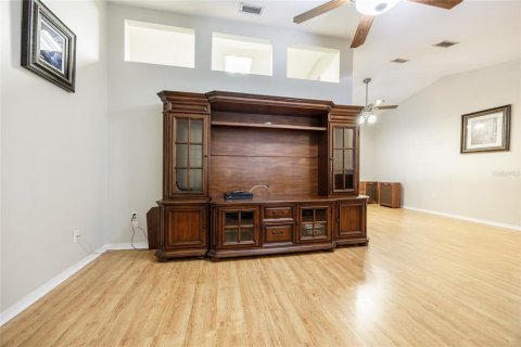 House in Gainesville, Florida 3 bedrooms, 138.61 sq.m. № 1916997 - photo 10