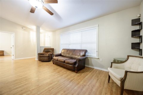House in Gainesville, Florida 3 bedrooms, 138.61 sq.m. № 1916997 - photo 9