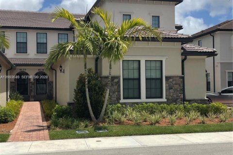 Townhouse in Boca Raton, Florida 3 bedrooms, 220.55 sq.m. № 2069261
