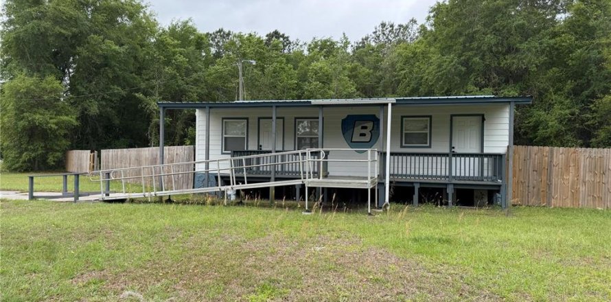 Immobilier commercial à Bronson, Floride 76.92 m2 № 2093292
