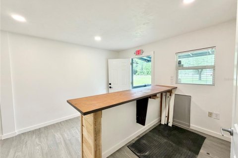 Immobilier commercial à vendre à Bronson, Floride: 76.92 m2 № 2093292 - photo 4