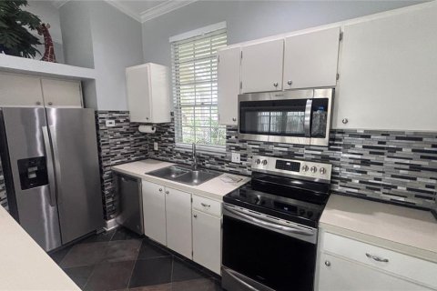 Villa ou maison à louer à Tampa, Floride: 2 chambres, 79.34 m2 № 2408932 - photo 9