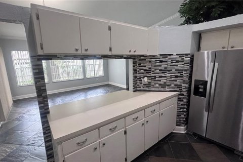Villa ou maison à louer à Tampa, Floride: 2 chambres, 79.34 m2 № 2408932 - photo 11