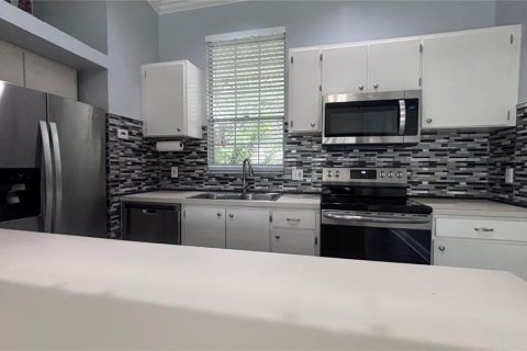 Villa ou maison à louer à Tampa, Floride: 2 chambres, 79.34 m2 № 2408932 - photo 10