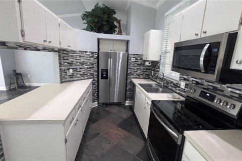 Villa ou maison à louer à Tampa, Floride: 2 chambres, 79.34 m2 № 2408932 - photo 8