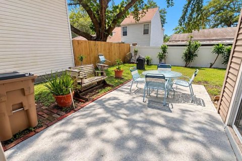 Villa ou maison à louer à Tampa, Floride: 2 chambres, 79.34 m2 № 2408932 - photo 19