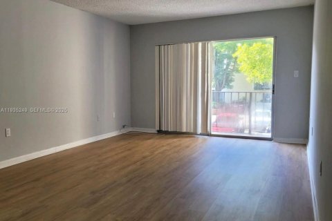 Купить кондоминиум в Норт-Майами, Флорида 1 спальня, 75.81м2, № 1993407 - фото 20