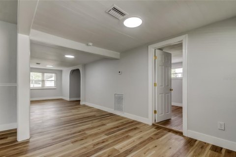 Купить виллу или дом в Тампа, Флорида 4 комнаты, 125.98м2, № 1907766 - фото 4