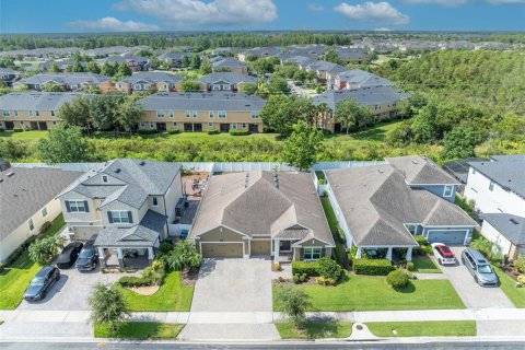 Casa en venta en Orlando, Florida, 4 dormitorios, 215.25 m2 № 1797965 - foto 2