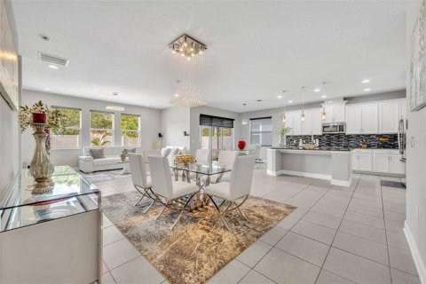 Casa en venta en Orlando, Florida, 4 dormitorios, 215.25 m2 № 1797965 - foto 13