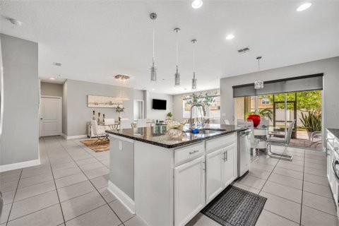 Casa en venta en Orlando, Florida, 4 dormitorios, 215.25 m2 № 1797965 - foto 6