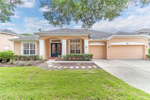 House in Oviedo, Florida 4 bedrooms, 260.59 sq.m. № 2373846