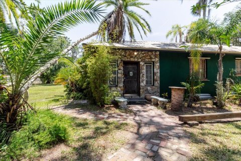 House in Gibsonton, Florida 3 bedrooms, 208.47 sq.m. № 1842117 - photo 11