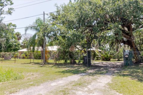 House in Gibsonton, Florida 3 bedrooms, 208.47 sq.m. № 1842117 - photo 7