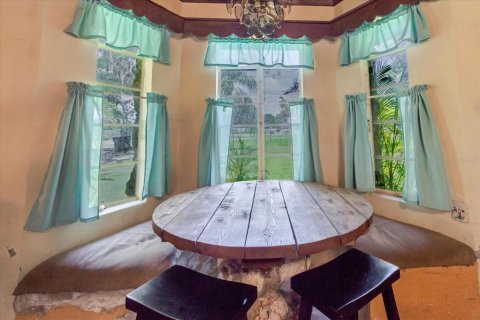 House in Gibsonton, Florida 3 bedrooms, 208.47 sq.m. № 1842117 - photo 26