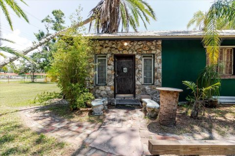 House in Gibsonton, Florida 3 bedrooms, 208.47 sq.m. № 1842117 - photo 12