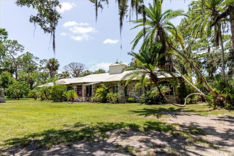 House in Gibsonton, Florida 3 bedrooms, 208.47 sq.m. № 1842117 - photo 1