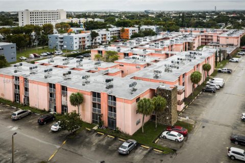 Copropriété à vendre à Miami, Floride: 2 chambres, 74.32 m2 № 2153206 - photo 15