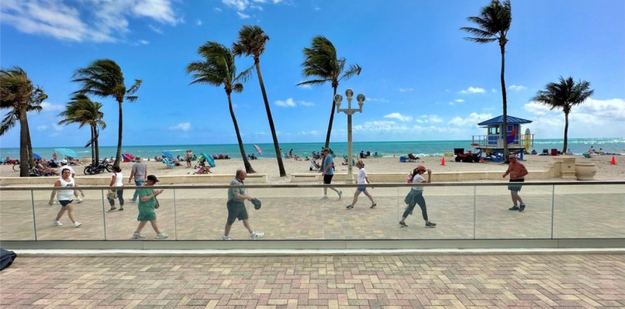 Condominio en Hollywood, Florida, 4 dormitorios № 1005504