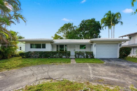 Casa en venta en Oakland Park, Florida, 3 dormitorios, 113.9 m2 № 1993772 - foto 1
