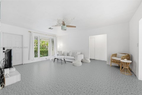 Casa en venta en Oakland Park, Florida, 3 dormitorios, 113.9 m2 № 1993772 - foto 3