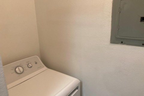 Condo in Orlando, Florida, 2 bedrooms  № 1893727 - photo 11