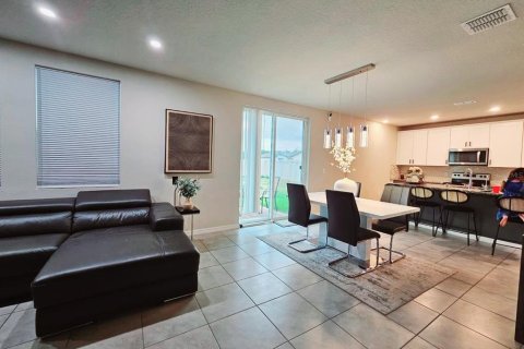 Casa en alquiler en Winter Haven, Florida, 4 dormitorios, 219.25 m2 № 1840531 - foto 10
