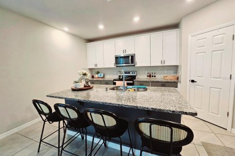 Casa en alquiler en Winter Haven, Florida, 4 dormitorios, 219.25 m2 № 1840531 - foto 2