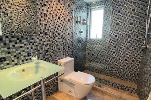 Condominio en venta en Miami Beach, Florida, 1 dormitorio, 71.53 m2 № 2044549 - foto 2